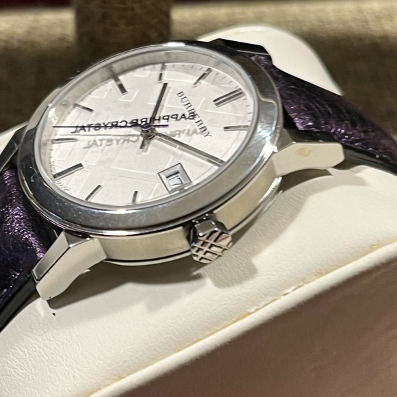 BURBERRY PRE-LOVED AUTHENTIC PURPLE METALLIC GENUINE LEATHER DESIGNER WATCH - Picture 5 of 17
